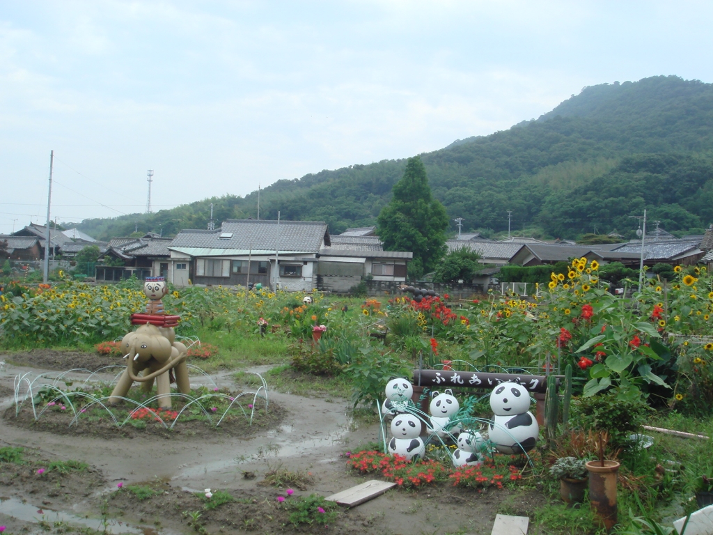 2012粟島芸術家村作品集を開きます。